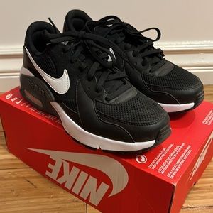 Nike Air Max Sneakers 👟